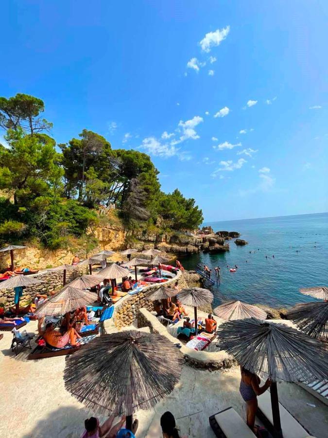 Corpus A - Hotel Albatros Ulcinj Eksteriør billede